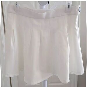 RomWe White Mini Pleated Size L